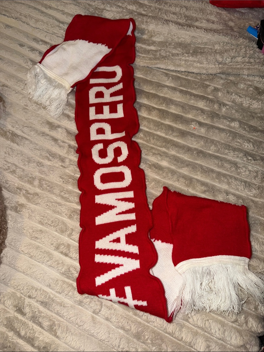 Red 'VAMOS PERU' Knit Fan Scarf with White Fringe